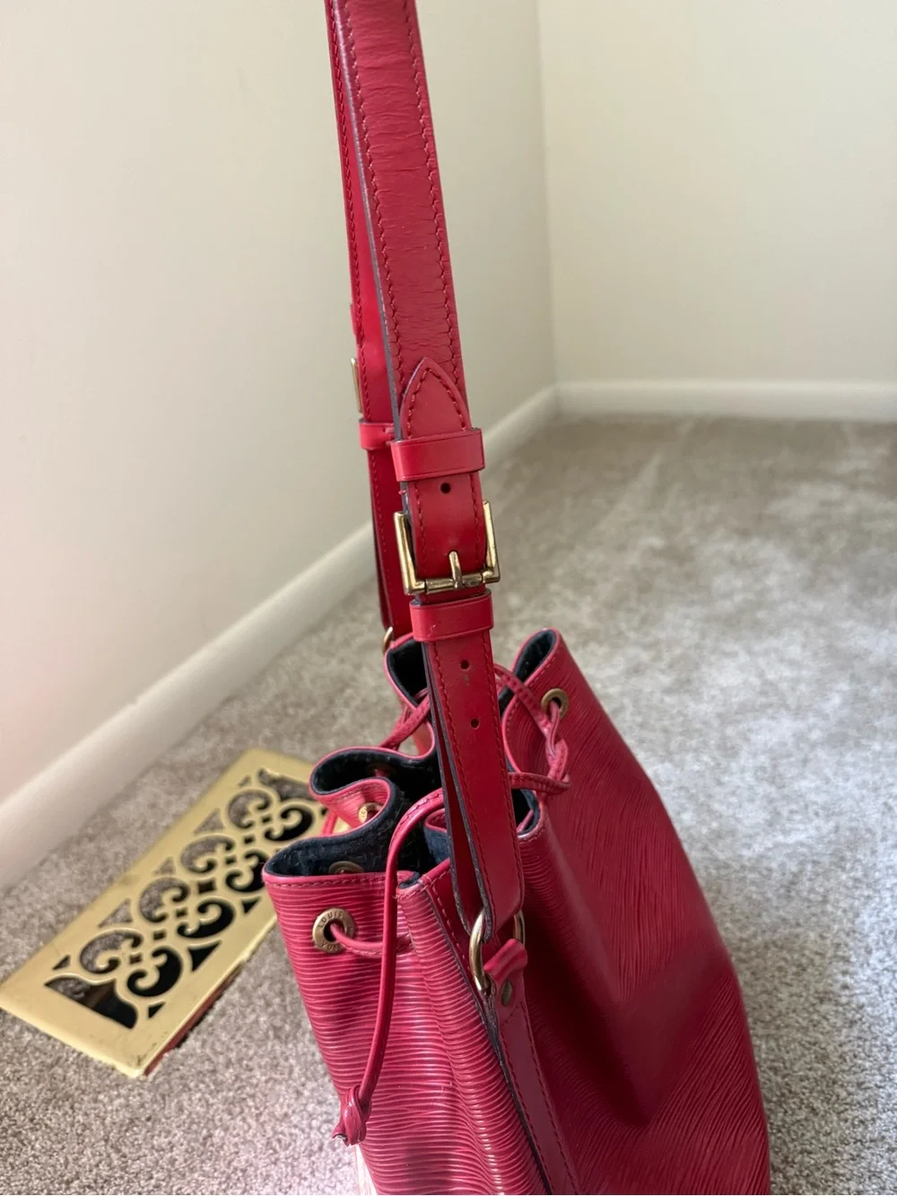 Louis Vuitton Epi Leather Petit Bucket Bag in Red
